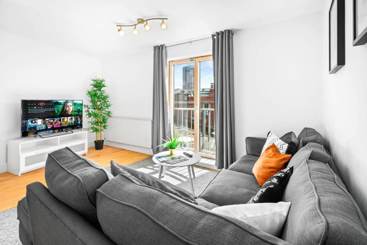 City Centre - Two Bedroom Apartment - Juliet Balcony - Secure Parking - Wifi - Smart Tv - Top Rated -33S برمنغهام المظهر الخارجي الصورة