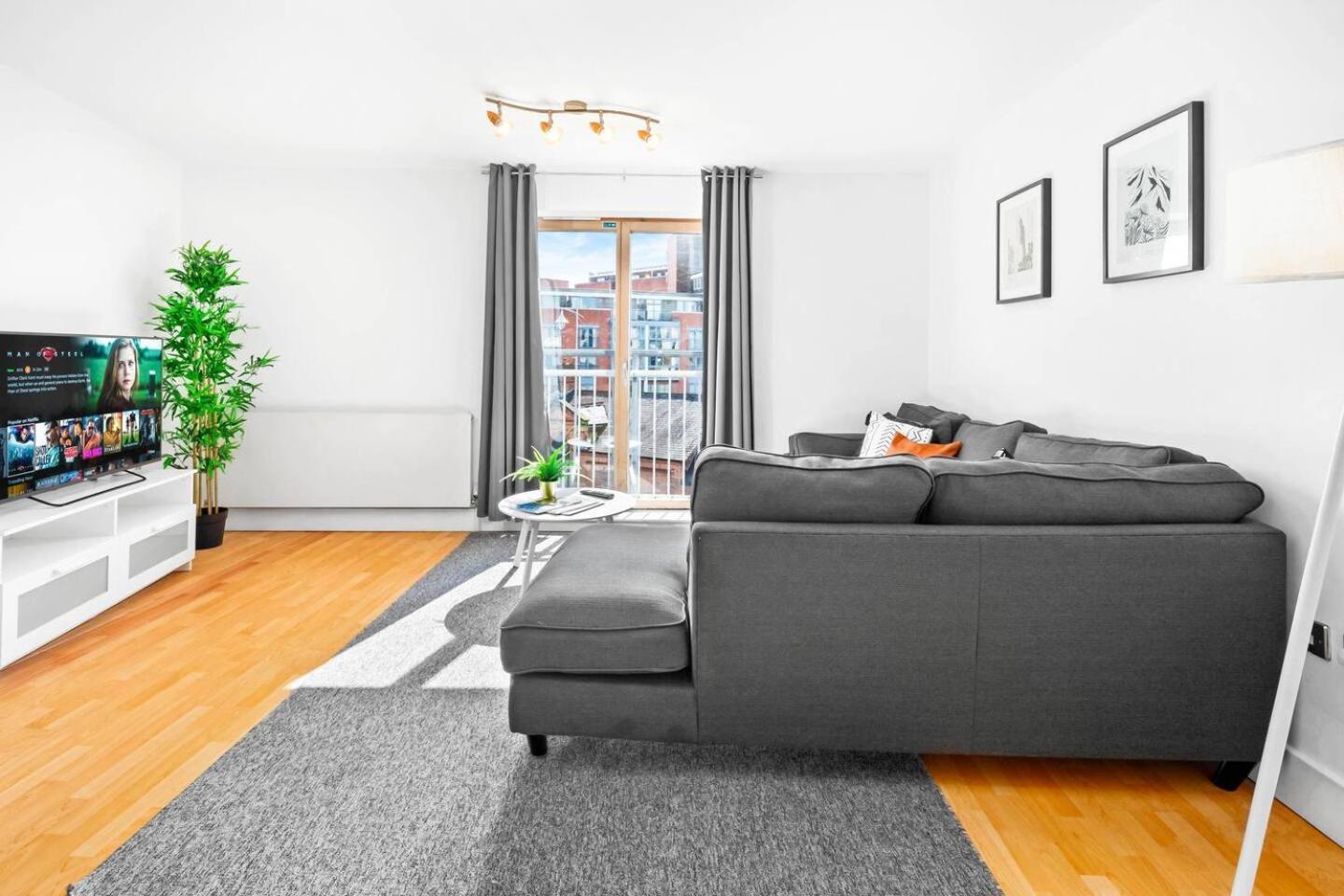 City Centre - Two Bedroom Apartment - Juliet Balcony - Secure Parking - Wifi - Smart Tv - Top Rated -33S برمنغهام المظهر الخارجي الصورة