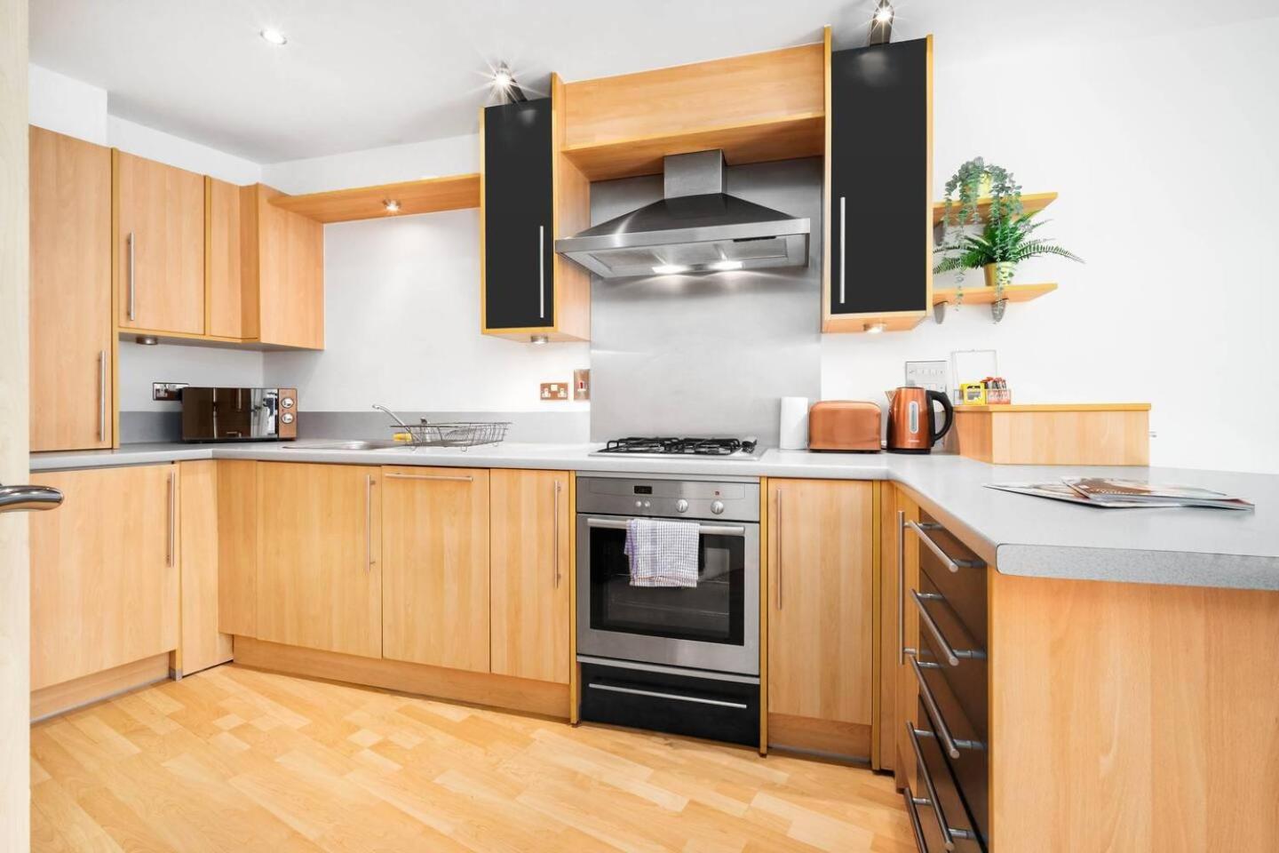 City Centre - Two Bedroom Apartment - Juliet Balcony - Secure Parking - Wifi - Smart Tv - Top Rated -33S برمنغهام المظهر الخارجي الصورة