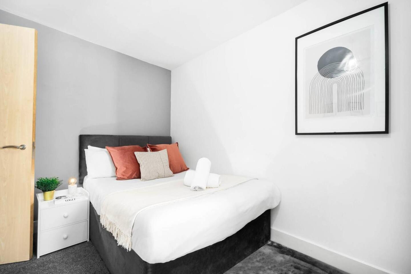 City Centre - Two Bedroom Apartment - Juliet Balcony - Secure Parking - Wifi - Smart Tv - Top Rated -33S برمنغهام المظهر الخارجي الصورة